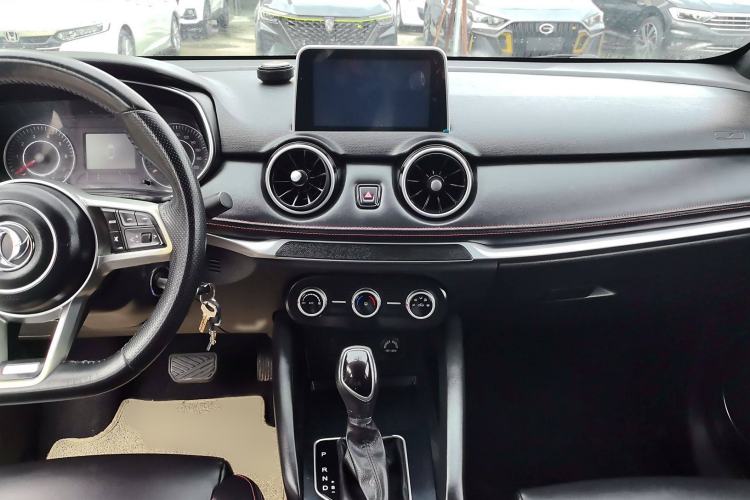 Used Dongfeng Fengon 500 2021 1.5L CVT Enjoyment Model Audio And AC Panel