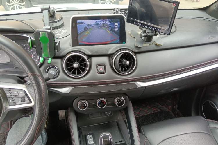 Used Dongfeng Fengon 500 2021 1.5L CVT Enjoyment Version Audio And AC Panel