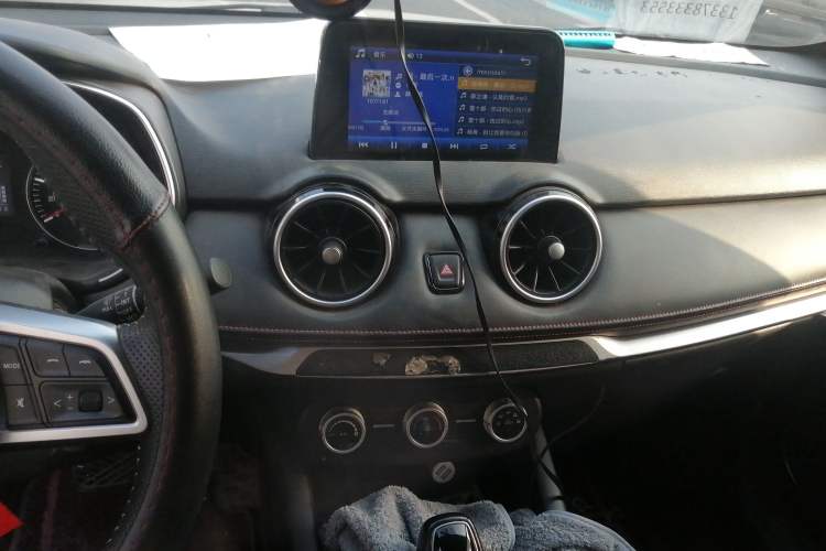 Used Dongfeng Fengon 500 2021 1.5L CVT Enjoyment Version Audio And AC Panel