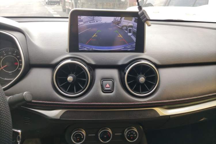 Used Dongfeng Fengon 500 2021 1.5L Manual Enjoyment Model Audio And AC Panel