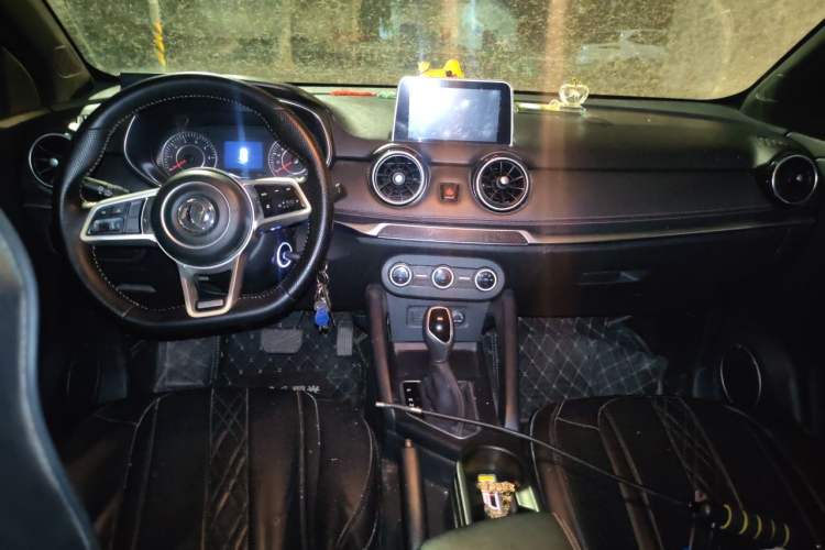 Used Dongfeng Fengon 500 2021 1.5L CVT Enjoyment Model Center Console