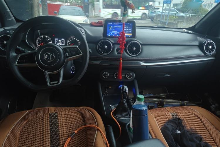 Used Dongfeng Fengon 500 2021 1.5L Manual Enjoyment Model Center Console