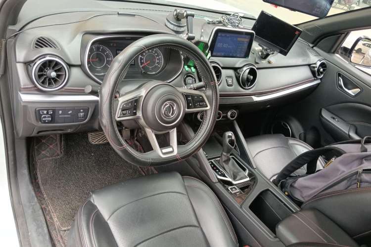 Used Dongfeng Fengon 500 2021 1.5L CVT Enjoyment Version Center Console