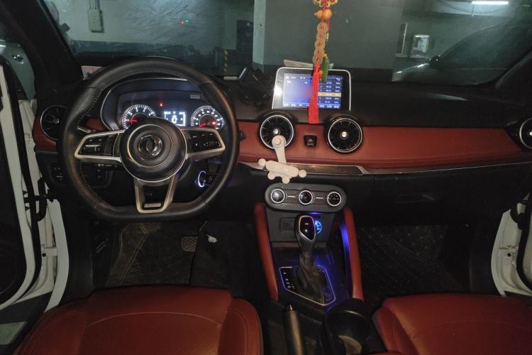 Used Dongfeng Fengon 500 2021 1.5L CVT Enjoyment Model Center Console