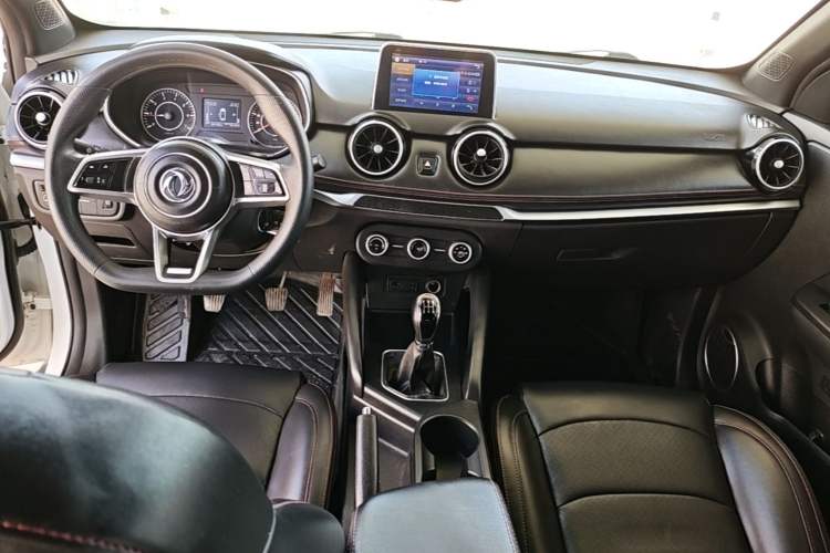 Used Dongfeng Fengon 500 2021 1.5L Manual Enjoyment Model Center Console