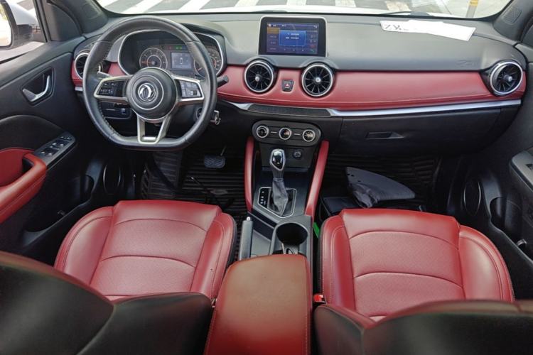Used Dongfeng Fengon 500 2021 1.5L CVT Enjoyment Model Center Console