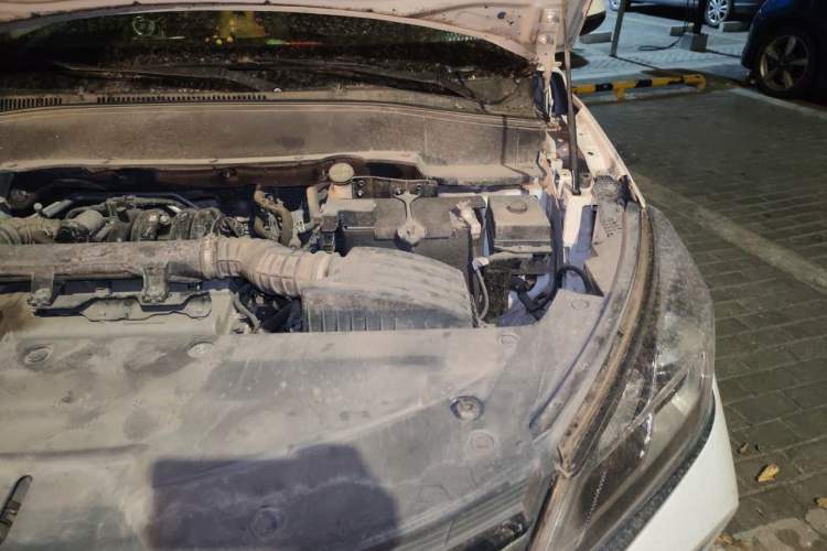 Used Dongfeng Fengon 500 2021 1.5L CVT Enjoyment Model Engine Bay Left