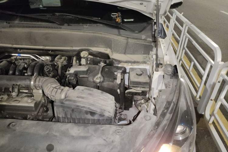 Used Dongfeng Fengon 500 2021 1.5L CVT Enjoyment Version Engine Bay Left