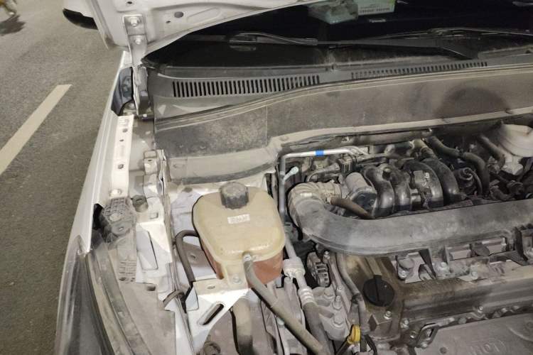 Used Dongfeng Fengon 500 2021 1.5L CVT Enjoyment Version Engine Bay Right