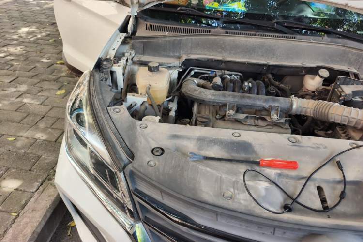 Used Dongfeng Fengon 500 2021 1.5L Manual Enjoyment Model Engine Bay Right