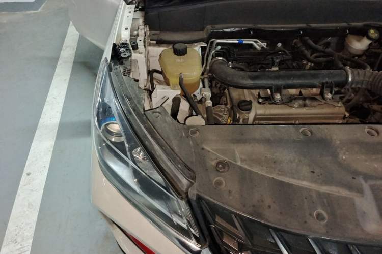 Used Dongfeng Fengon 500 2021 1.5L Manual Enjoyment Model Engine Bay Right
