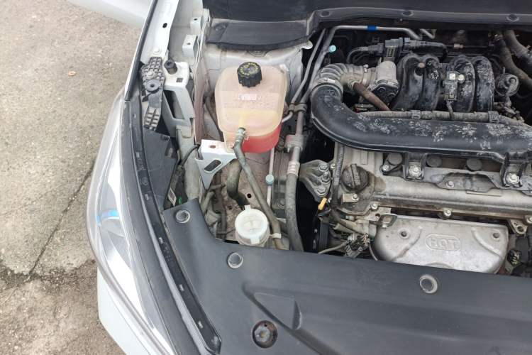 Used Dongfeng Fengon 500 2021 1.5L CVT Enjoyment Model Engine Bay Right