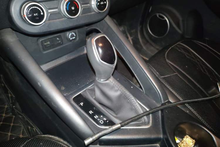 Used Dongfeng Fengon 500 2021 1.5L CVT Enjoyment Model Gear Lever
