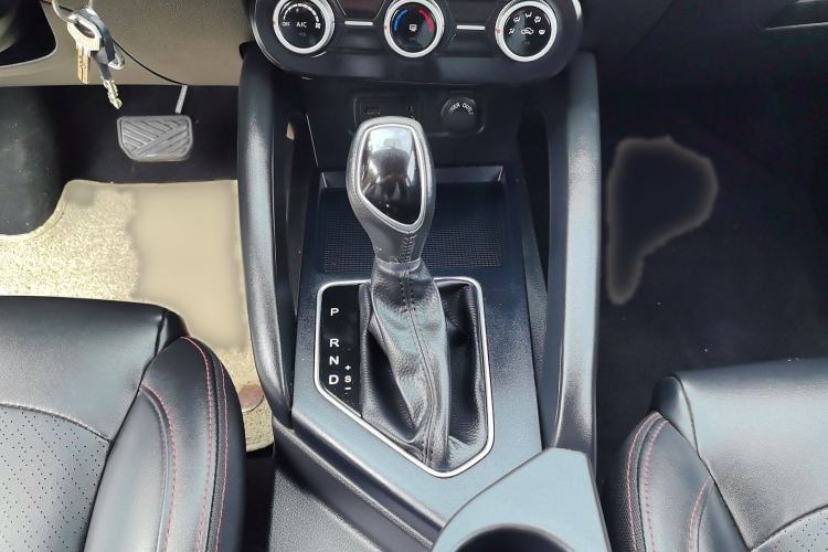 Used Dongfeng Fengon 500 2021 1.5L CVT Enjoyment Model Gear Lever