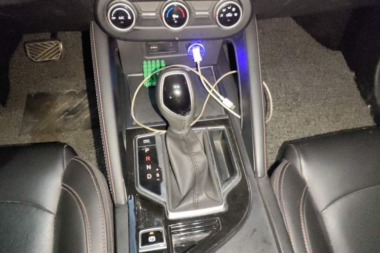 Used Dongfeng Fengon 500 2021 1.5L CVT Enjoyment Version Gear Lever