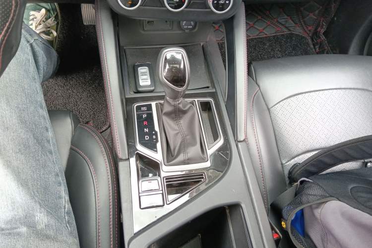 Used Dongfeng Fengon 500 2021 1.5L CVT Enjoyment Version Gear Lever