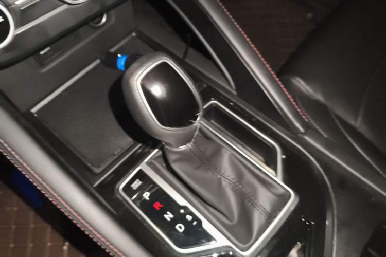 Used Dongfeng Fengon 500 2021 1.5L CVT Enjoyment Version Gear Lever