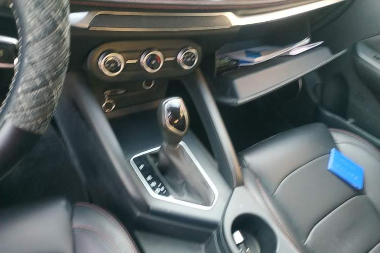 Used Dongfeng Fengon 500 2021 1.5L CVT Enjoyment Model Gear Lever