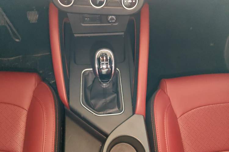 Used Dongfeng Fengon 500 2021 1.5L Manual Enjoyment Model Gear Lever