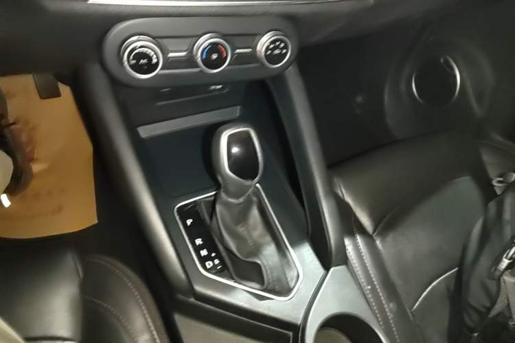 Used Dongfeng Fengon 500 2021 1.5L CVT Enjoyment Model Gear Lever