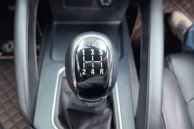 Used Dongfeng Fengon 500 2021 1.5L Manual Enjoyment Model Gear Lever
