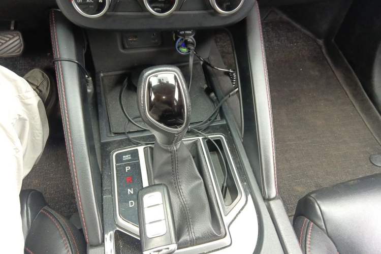 Used Dongfeng Fengon 500 2021 1.5L CVT Enjoyment Version Gear Lever