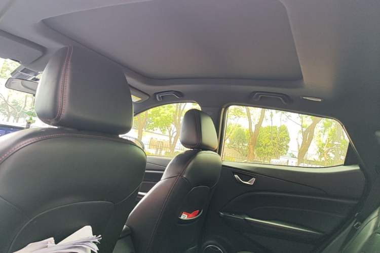 Used Dongfeng Fengon 500 2021 1.5L CVT Enjoyment Version Headliner
