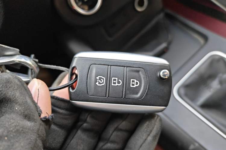 Used Dongfeng Fengon 500 2021 1.5L Manual Enjoyment Model Interior 1