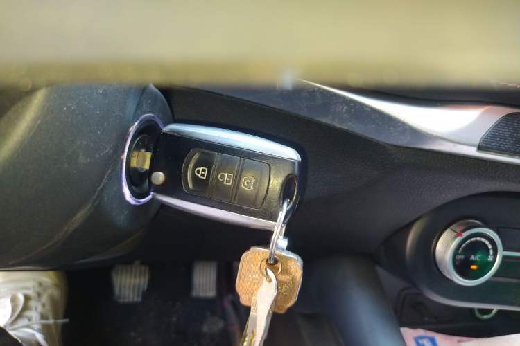Used Dongfeng Fengon 500 2021 1.5L Manual Enjoyment Model Interior 1