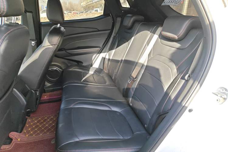 Used Dongfeng Fengon 500 2021 1.5L Manual Enjoyment Model Interior 4
