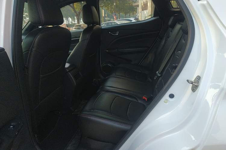 Used Dongfeng Fengon 500 2021 1.5L CVT Enjoyment Model Interior 4