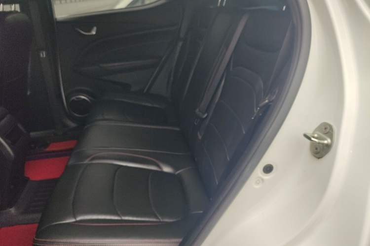 Used Dongfeng Fengon 500 2021 1.5L CVT Enjoyment Model Interior 4