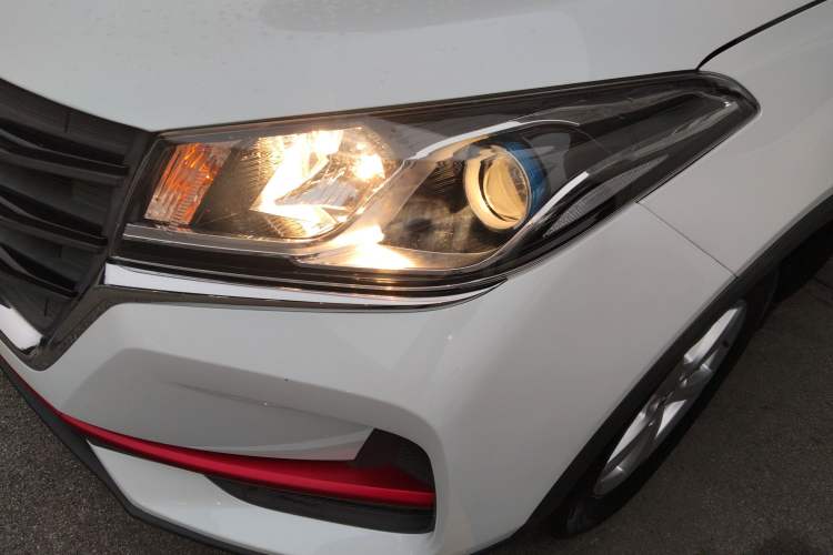 Used Dongfeng Fengon 500 2021 1.5L CVT Enjoyment Model Left Front Headlight