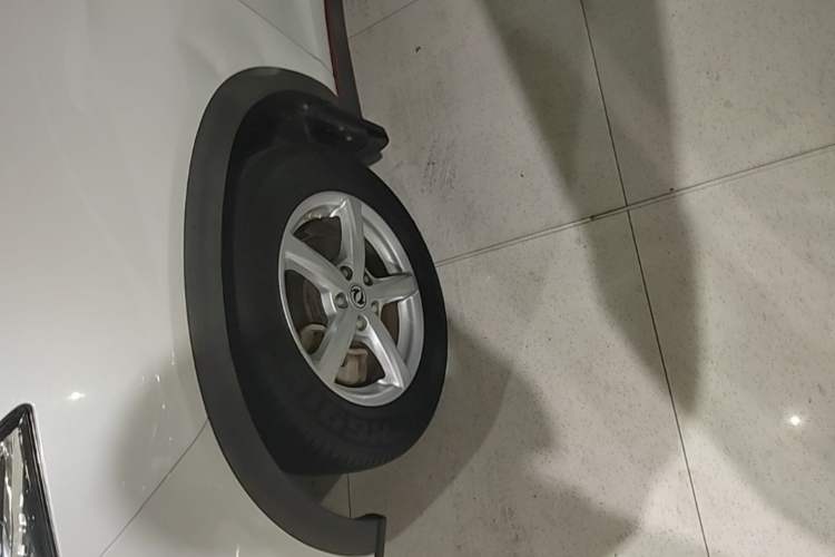 Used Dongfeng Fengon 500 2021 1.5L CVT Enjoyment Model Left Front Wheel Hub