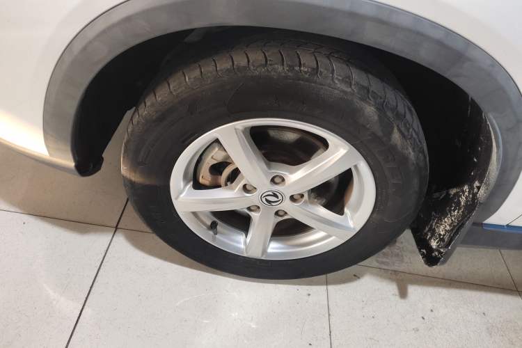Used Dongfeng Fengon 500 2021 1.5L CVT Enjoyment Model Left Front Wheel Hub