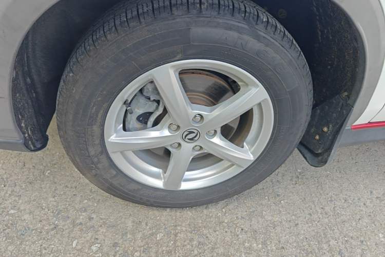 Used Dongfeng Fengon 500 2021 1.5L CVT Enjoyment Model Left Front Wheel Hub