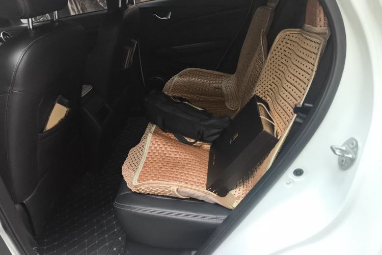 Used Dongfeng Fengon 500 2021 1.5L CVT Enjoyment Version Left Rear Seat