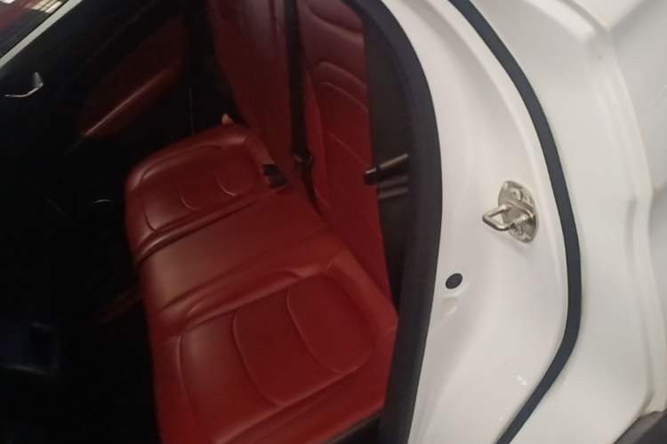 Used Dongfeng Fengon 500 2021 1.5L CVT Enjoyment Version Left Rear Seat
