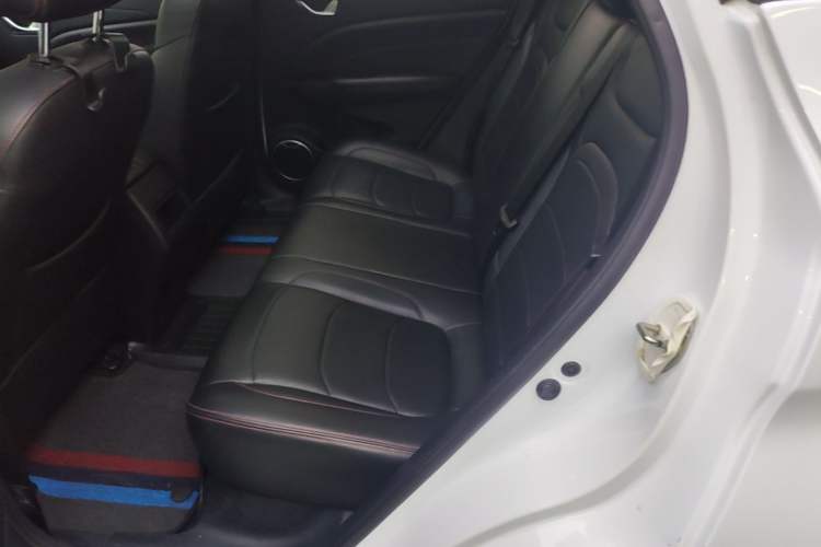 Used Dongfeng Fengon 500 2021 1.5L CVT Enjoyment Version Left Rear Seat