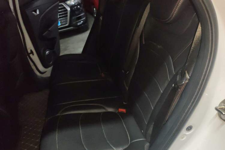 Used Dongfeng Fengon 500 2021 1.5L CVT Enjoyment Version Left Rear Seat