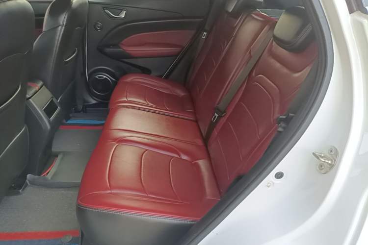 Used Dongfeng Fengon 500 2021 1.5L CVT Enjoyment Version Left Rear Seat