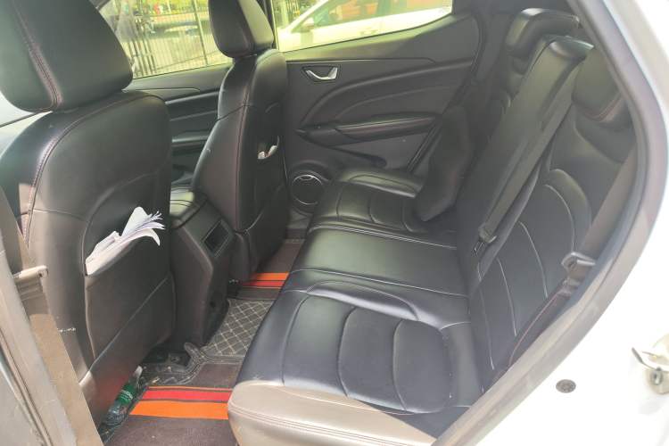 Used Dongfeng Fengon 500 2021 1.5L CVT Enjoyment Version Left Rear Seat