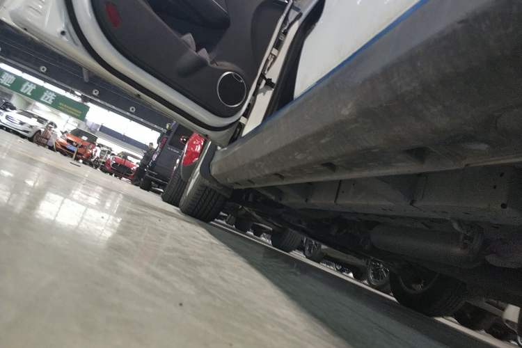 Used Dongfeng Fengon 500 2021 1.5L CVT Enjoyment Model Left Side Sill