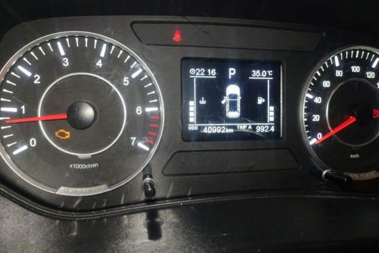 Used Dongfeng Fengon 500 2021 1.5L CVT Enjoyment Model Odometer Close Up