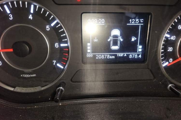 Used Dongfeng Fengon 500 2021 1.5L Manual Enjoyment Model Odometer Close Up