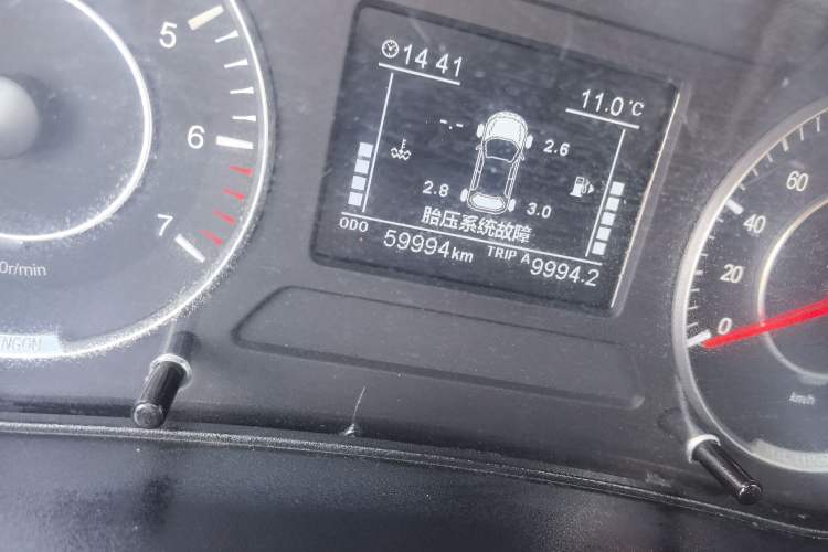 Used Dongfeng Fengon 500 2021 1.5L Manual Enjoyment Model Odometer Close Up