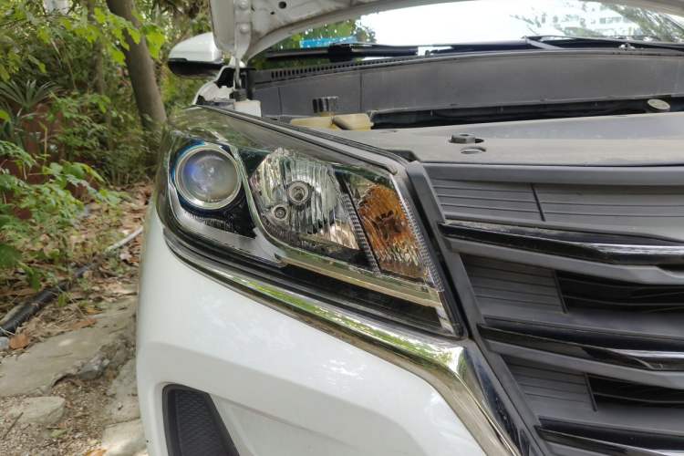 Used Dongfeng Fengon 500 2021 1.5L Manual Enjoyment Model Right Front Headlight