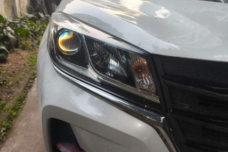 Used Dongfeng Fengon 500 2021 1.5L CVT Enjoyment Version Right Front Headlight