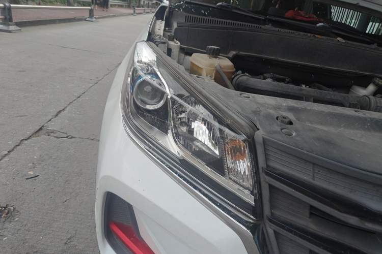Used Dongfeng Fengon 500 2021 1.5L Manual Enjoyment Model Right Front Headlight