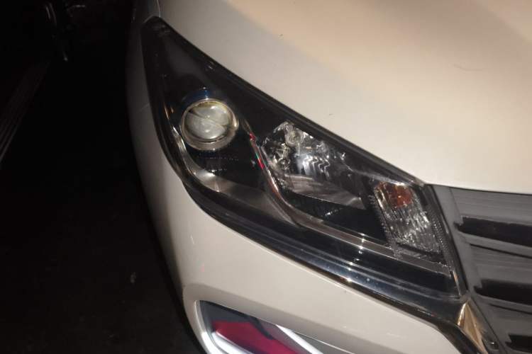 Used Dongfeng Fengon 500 2021 1.5L CVT Enjoyment Version Right Front Headlight